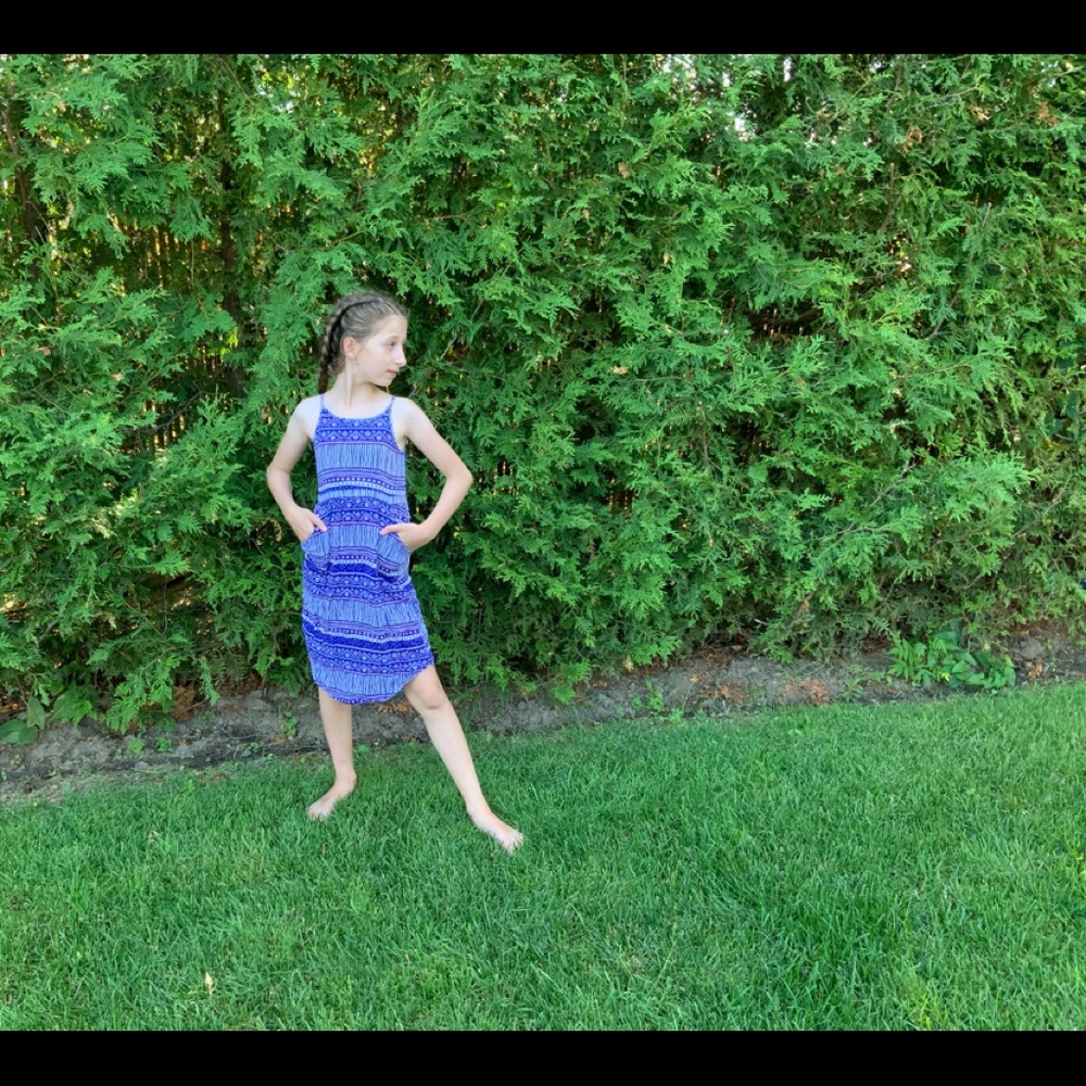 Adorable summer dress for girls with pockets!